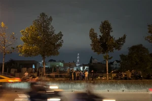 Video: Phát hiện người đàn ông chết cháy tại bãi đất trống