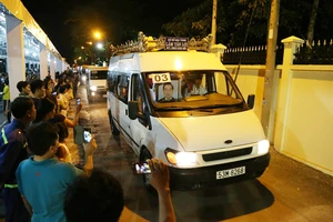 Người dân xếp hàng tiễn nguyên Thủ tướng Phan Văn Khải