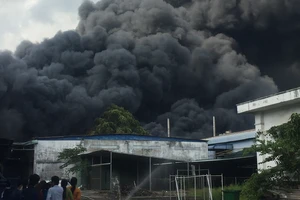 Cháy lớn tại khu công nghiệp Nhị Xuân, huyện Hóc Môn