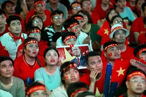 Vui - buồn cùng cổ động viên đội tuyển Việt Nam