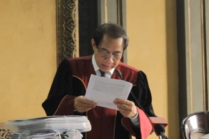 Clip tòa tuyên án vụ Vinasun kiện Grab