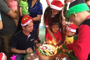 Chú hề sido-10 năm mang niềm vui cho những bệnh nhi ung thư