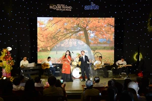 Bác sĩ đi hát kiếm tiền giúp đỡ bệnh nhân nghèo