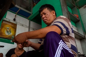 Ông Phúc mập sửa xe và những việc làm lạ đời