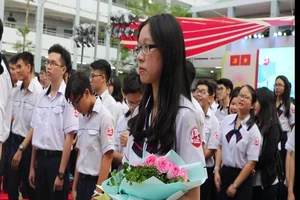 Lễ tri ân xúc động của học sinh khối 12 trường THPT Gia Định