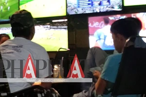 Video điều tra: Cá độ bóng đá núp bóng quán cà phê ở TP.HCM