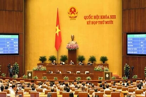 Bộ trưởng Công Thương đang trả lời chất vấn 