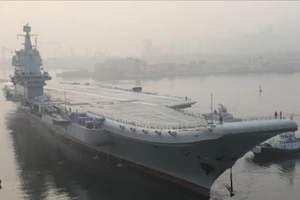 Cận cảnh tàu sân bay tự chế đầu tiên của Trung Quốc