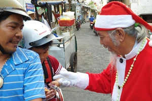 Quà Noel của ông già bán vé số