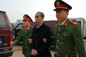 Clip: Phiên xử lưu động 9 bị cáo vụ sát hại nữ sinh giao gà