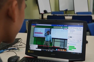 Trường đại học đẩy mạnh tư vấn tuyển sinh online mùa dịch