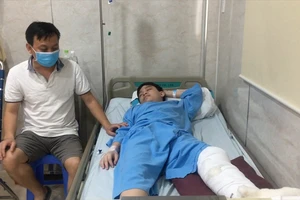 Phẫu thuật cứu học sinh bị thương nặng vụ cây đổ ở TP.HCM