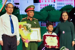 TP HCM tuyên dương 183 gia đình tiêu biểu năm 2020