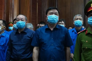 Video: Ông Đinh La Thăng trả lời ấp úng tại tòa