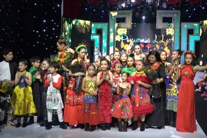 Video: Đưa câu chuyện lịch sử vào thời trang áo dài