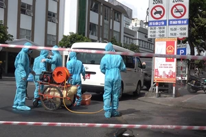 Video: Phong tỏa một tuyến đường ở Đà Nẵng