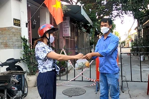 Video: Tình người Đà Nẵng đong đầy giữa đại dịch