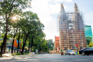 Video: Đường phố Sài Gòn vắng vẻ trước giờ giãn cách