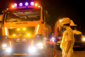 Video: Dở khóc dở cười khi lưu thông qua chốt kiểm soát dịch COVID-19