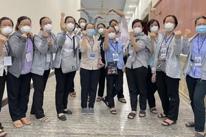 Video: 299 tình nguyện viên các tôn giáo hỗ trợ bệnh viện điều trị COVID-19