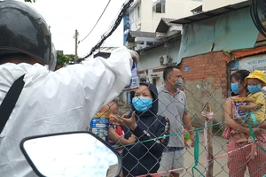 Mang ‘sữa 0 đồng’ đến với các em nhỏ khó khăn ở TP.HCM