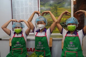 Người tử tế: Người miệt mài nấu cơm phục vụ tuyến đầu mỗi ngày