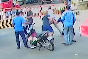 Video: Xích mích tại bến xe, một chủ xe khách bị đâm tử vong