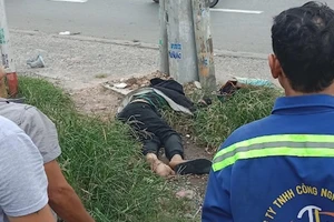 Video: Trèo lên cột điện, nam thanh niên bị điện giật, rơi xuống đất nguy kịch