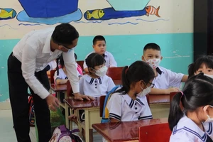 Video: Hơn 1 triệu học sinh TP.HCM tựu trường năm học mới 2022-2023 