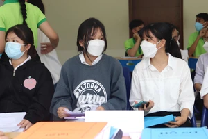 KTX vừa cho ở miễn phí, vừa hỗ trợ tiền ăn, tiền học cho 100 tân sinh viên