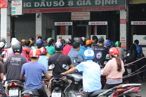 Video: Nhiều giải pháp để chấm dứt việc thiếu xăng dầu cục bộ