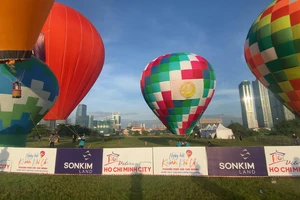 Video: Cận cảnh những khinh khí cầu nhiều màu sắc ở TP.HCM