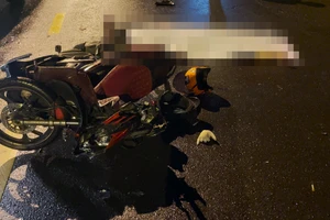 Va chạm trực diện với ô tô, thanh niên đi xe máy tử vong