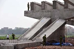 Tổng giám đốc bị phê bình vì vụ sập dầm cầu Pháp Vân