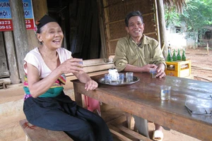 Ông lão suýt mất mạng vì bảo vệ chim trời