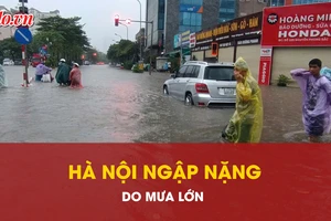 Mưa ‘xối xả’ từ rạng sáng, giao thông Hà Nội tê liệt nhiều nơi