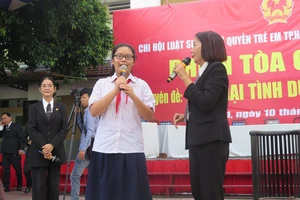 Những câu hỏi bất ngờ từ học sinh về xâm hại tình dục