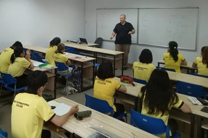 Trường cao đẳng đầu tiên mở ngành Quản trị vận tải hàng không