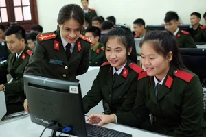 Nữ sinh có bấm lỗ tai được xét tuyển vào Học viện an ninh