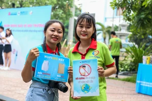 Một trường ĐH tại TP.HCM cấm sinh viên dùng ống hút và ly nhựa