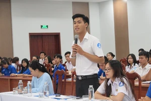 Học sinh TP.HCM lại 'than' học nhiều, thiếu thực hành 