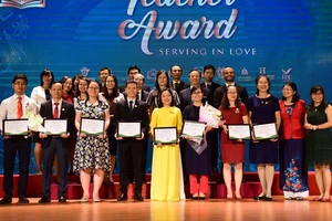 Những người thầy “phục vụ trong yêu thương”