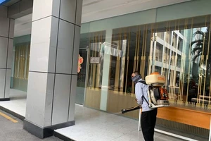 Hàng loạt trường chuyển hướng cho HS-SV nghỉ học thêm 1-3 tuần