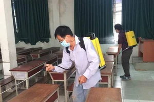 Cả nước quyết định cho học sinh nghỉ học đến hết tháng 2