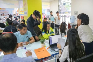 Thí sinh nộp hồ sơ xét tuyển ĐH năm 2019