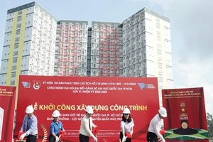Xây dựng Quảng trường cột mốc chủ quyền Trường Sa ở KTX ĐHQG