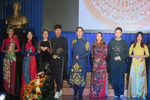 Sinh viên người nước ngoài đang theo học tại Khoa Việt Nam học của Trường ĐH KHXH&NV. Ảnh: PHẠM ANH