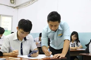 Học sinh trường Đào Duy Anh (TP. HCM) ôn thi THPT 