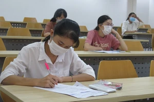 Thí sinh thi đánh giá năng lực ngày 30-8 vừa qua. Ảnh: PA