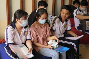 Xuất hiện nhiều học sinh lớp 11 dự thi đánh giá năng lực